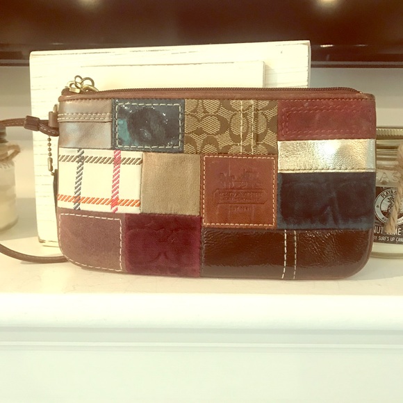Coach wristlet - Picture 1 of 5